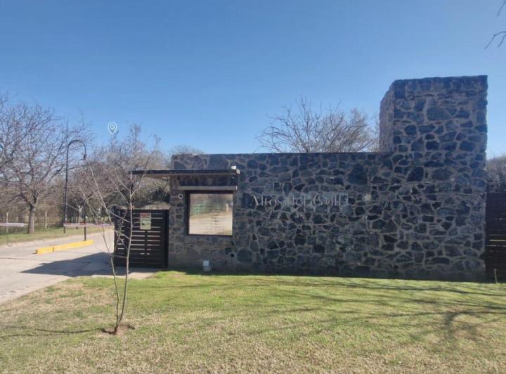 Terreno · 2050m²