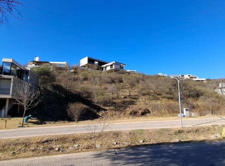 Terreno · 1030m²