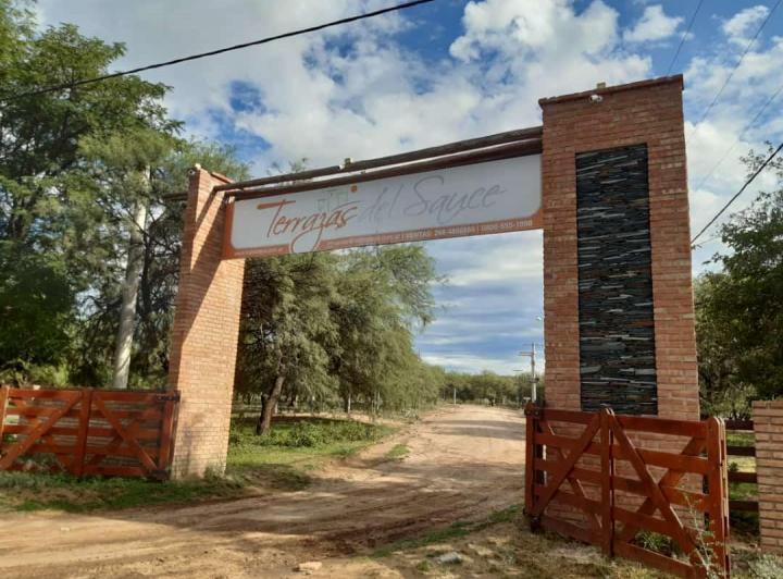 Terreno · 240m²