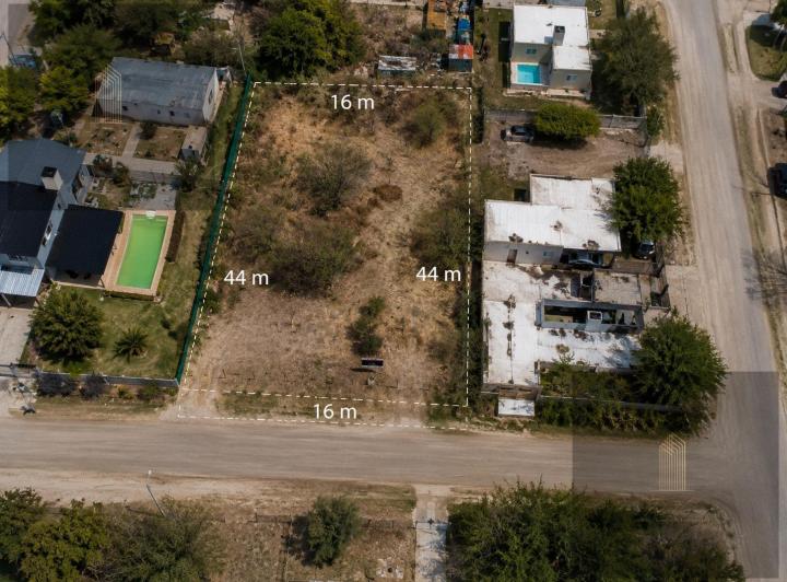 Terreno · 704m²