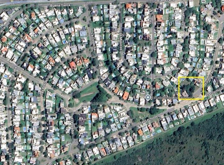 Terreno · 404m²