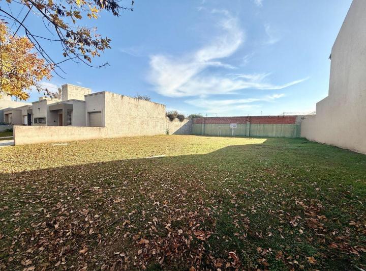 Terreno · 375m²