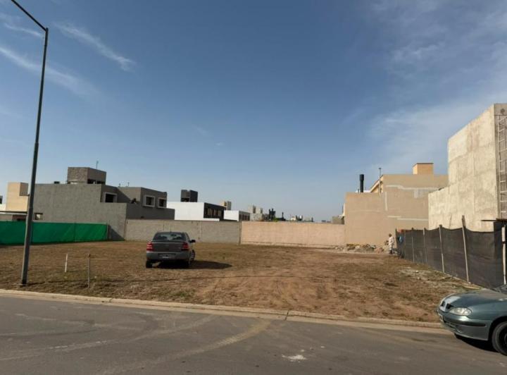 Terreno · 360m²