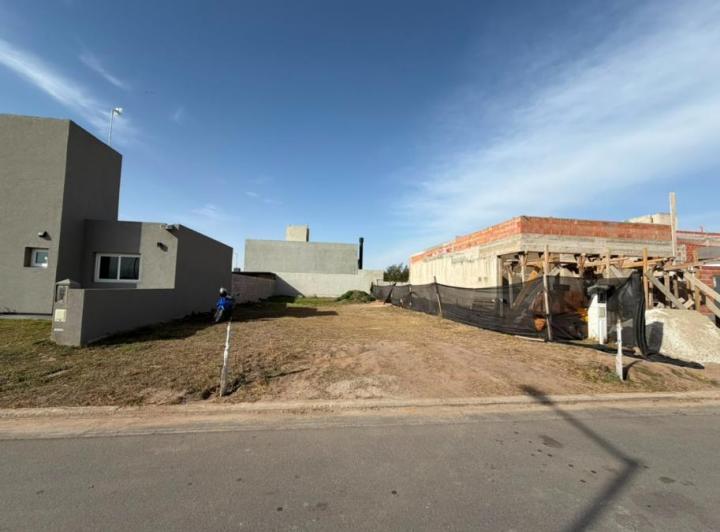 Terreno · 324m²