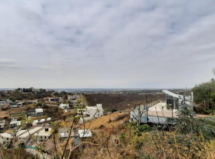 Terreno · 1242m²