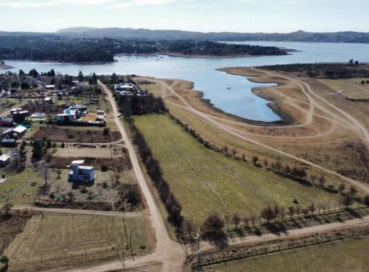 Terreno · 2716m²