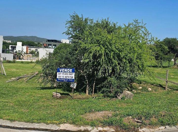 Terreno · 1400m²