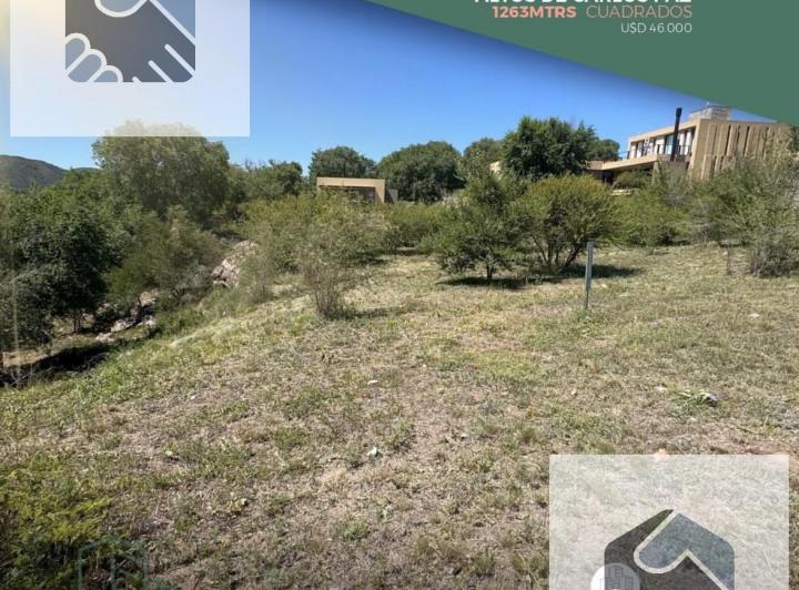 Terreno · 1367m²