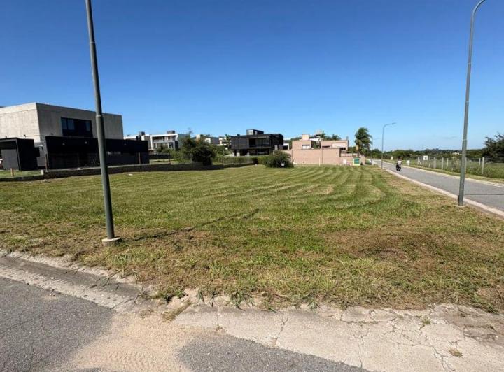 Terreno · 1412m²