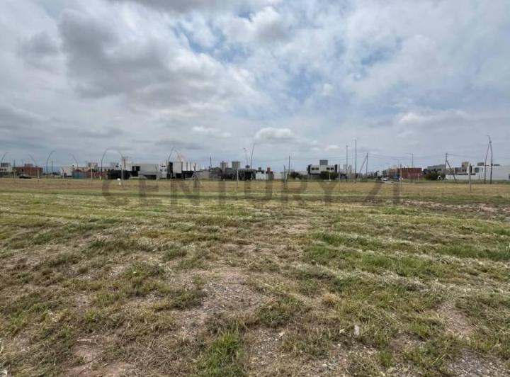 Terreno · 300m²
