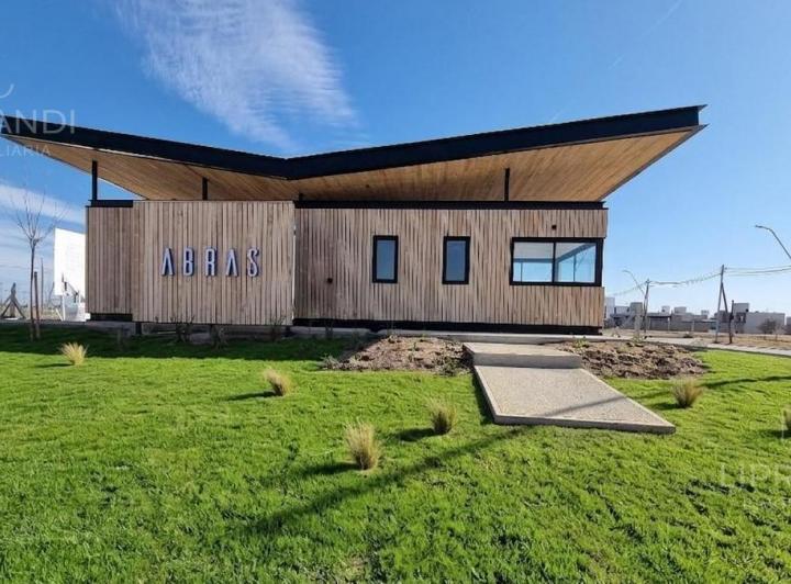Terreno · 300m²