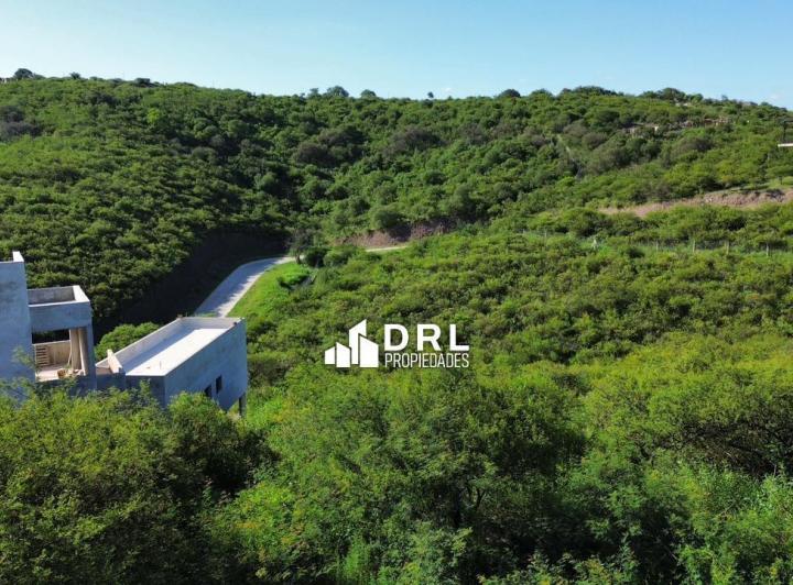 Terreno · 1050m²