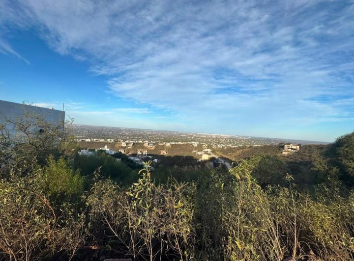 Terreno · 1220m²
