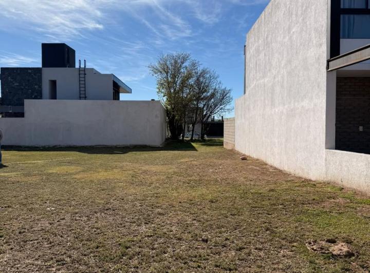 Terreno · 362m²