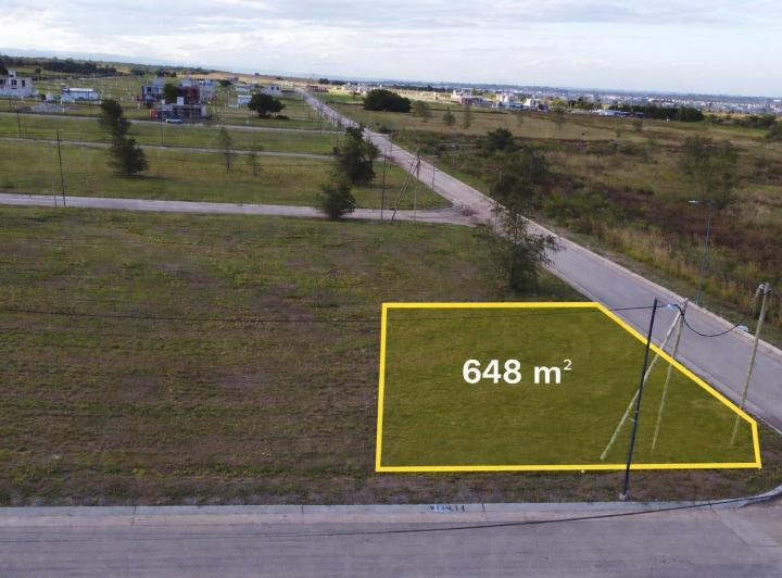 Terreno · 648m²