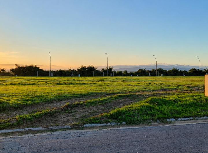 Terreno · 300m²