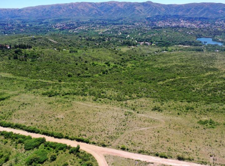 Terreno · 176000m²