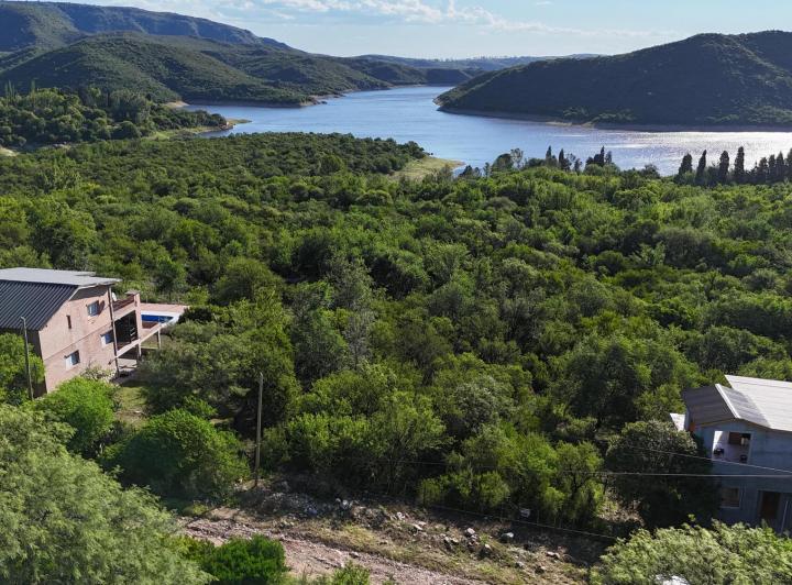 Terreno · 863m²