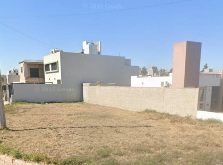 Terreno · 244m²
