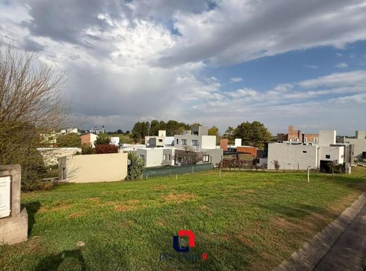 Terreno · 300m²