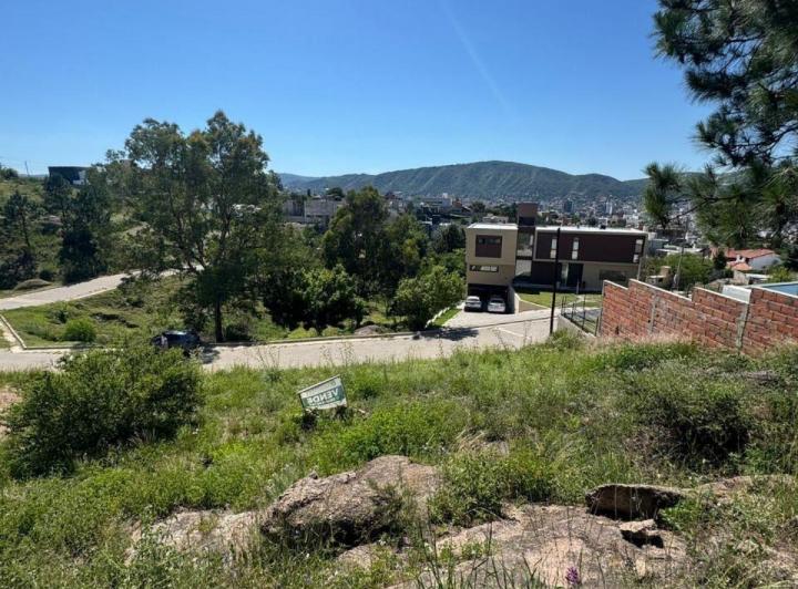 Terreno · 466m²