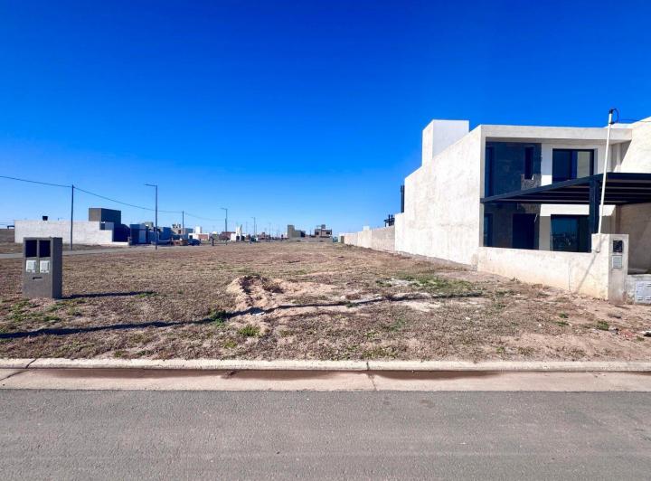 Terreno · 387m²