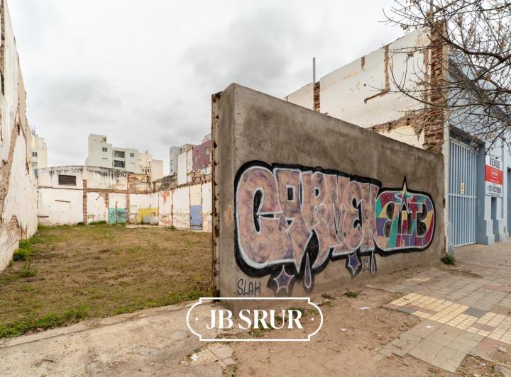 Terreno · 311m²