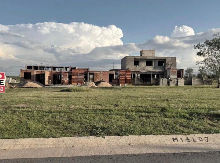 Terreno · 396m²