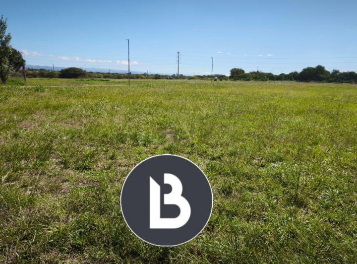 Terreno · 700m²