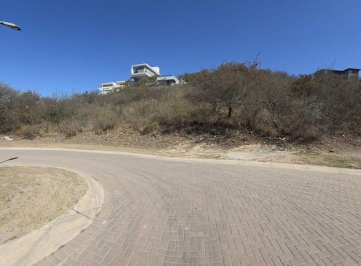 Terreno · 930m²