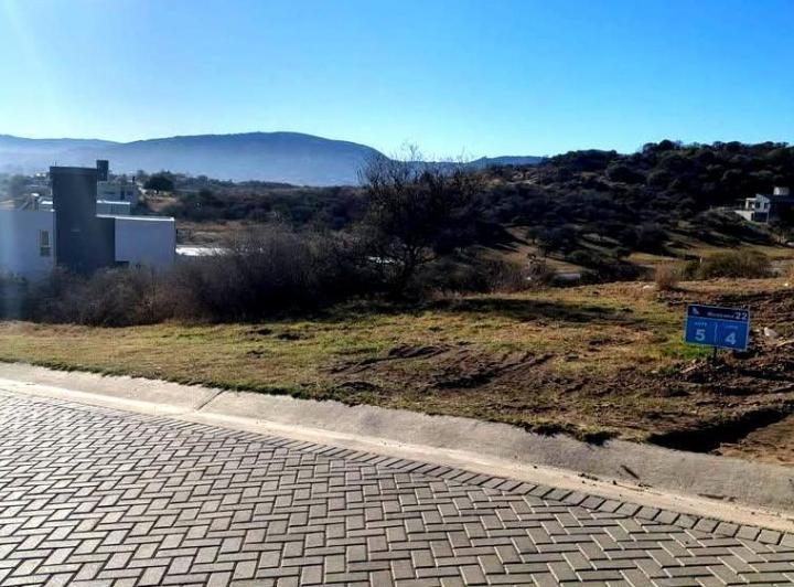 Terreno · 1300m²