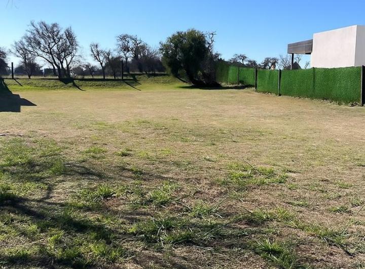 Terreno · 600m²