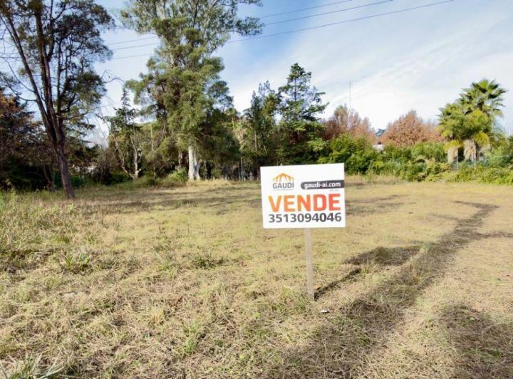 Terreno · 1502m²