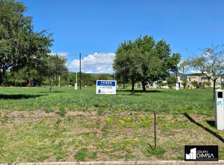 Terreno · 200m² · 5 Ambientes · 2 Cocheras