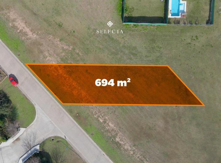 Terreno · 694m²