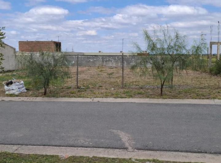 Terreno · 607m²