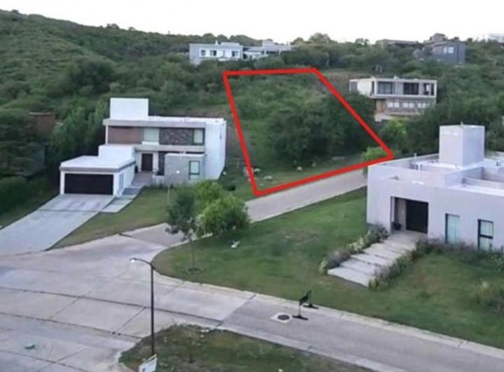 Terreno · 943m²
