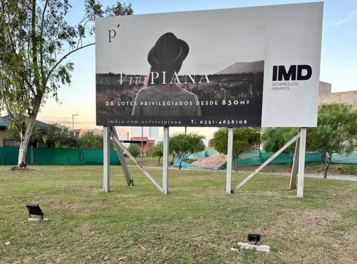 Terreno · 829m²