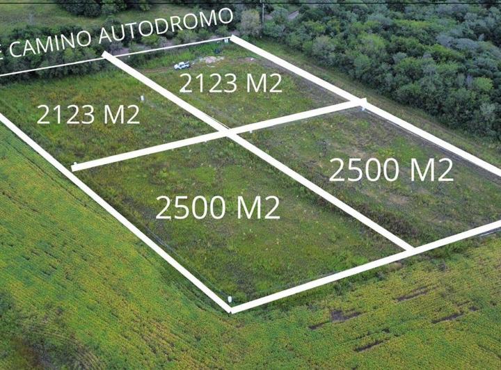 Terreno · 2500m²