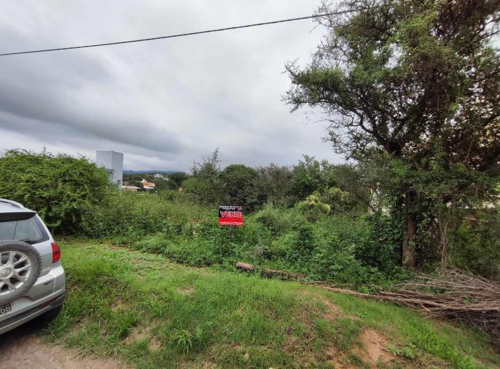 Terreno · 848m²