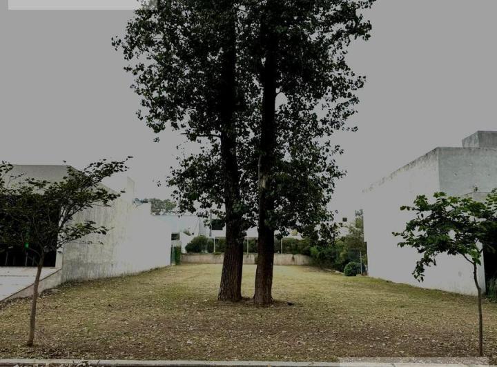 Terreno · 600m²