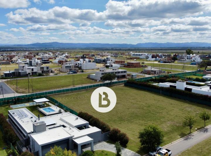 Terreno · 1575m²