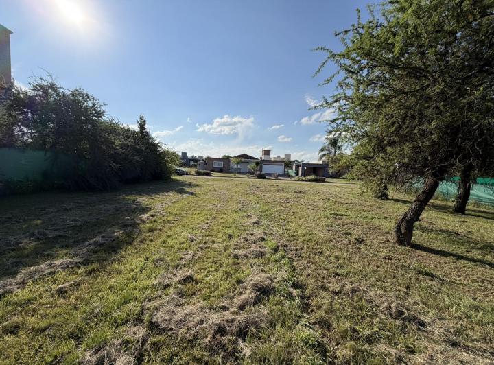 Terreno · 702m²