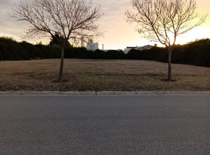 Terreno · 1320m²