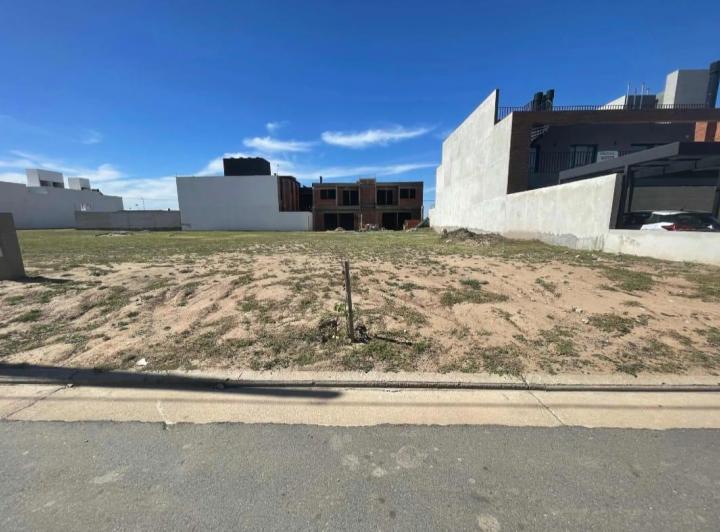 Terreno · 210m²