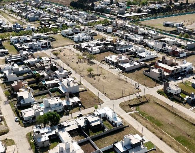 Terreno · 690m²