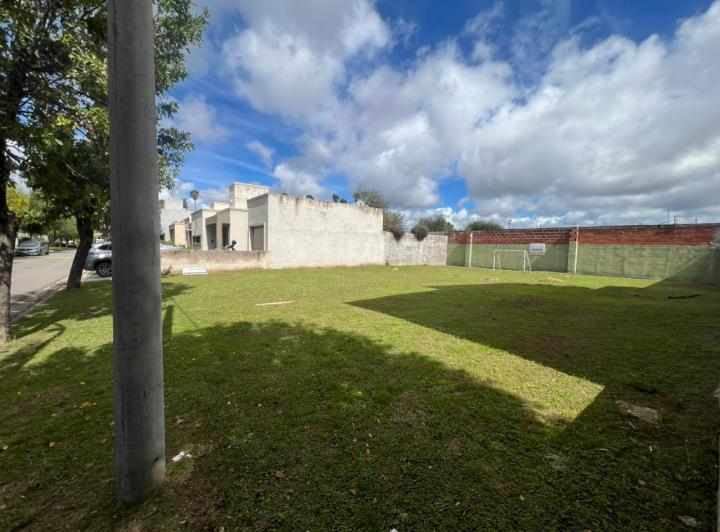 Terreno · 383m²