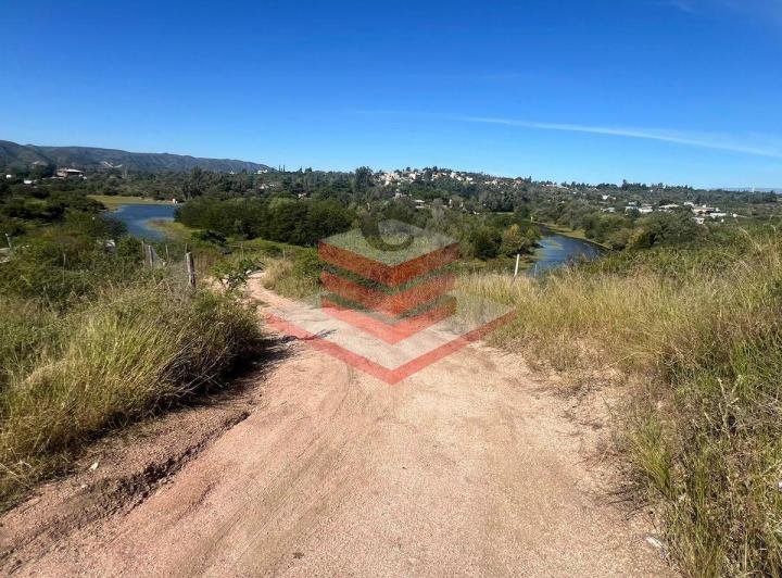 Terreno · 811m²