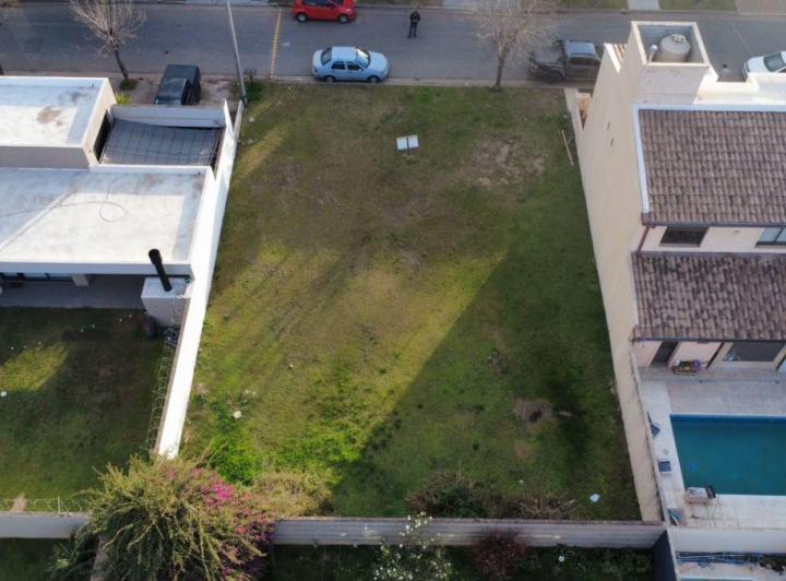 Terreno · 388m²