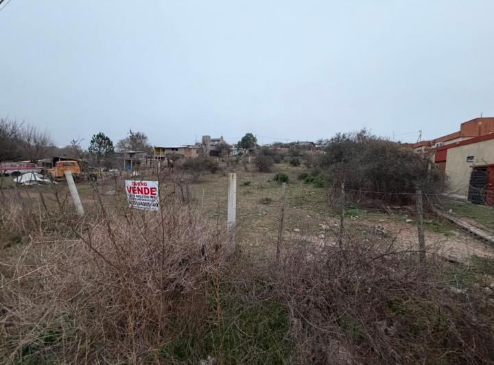 Terreno · 1300m²